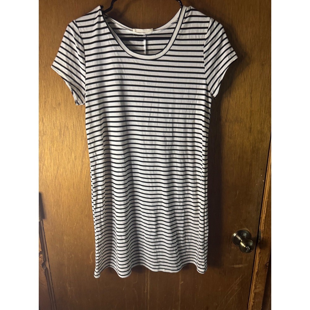 Magnolia Boutique Black White Striped Short Sleeve T-Shirt Mini Dress HF21F089 M